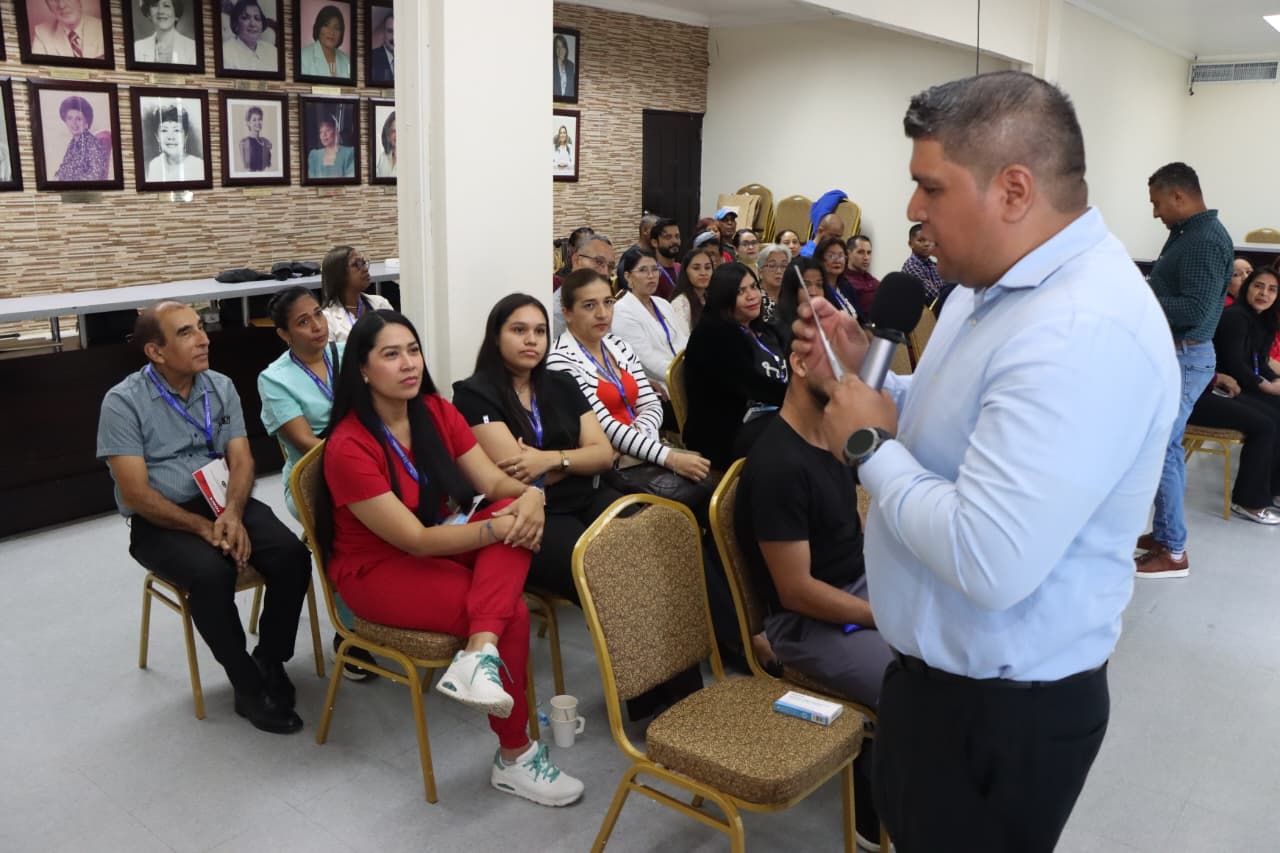 IPHE fortalece la prevención del VIH y la promoción del autocuidado en la comunidad educativa.