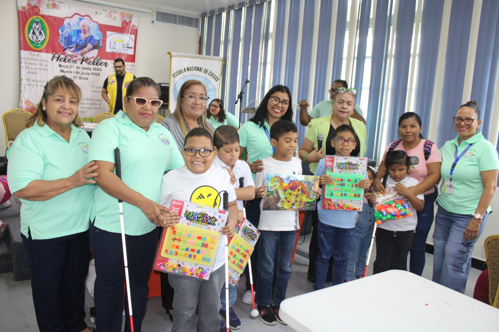 Escuela Nacional de Ciegos Helen Keller conmemora el natalicio de su patrona con jornada pedagógica inclusiva