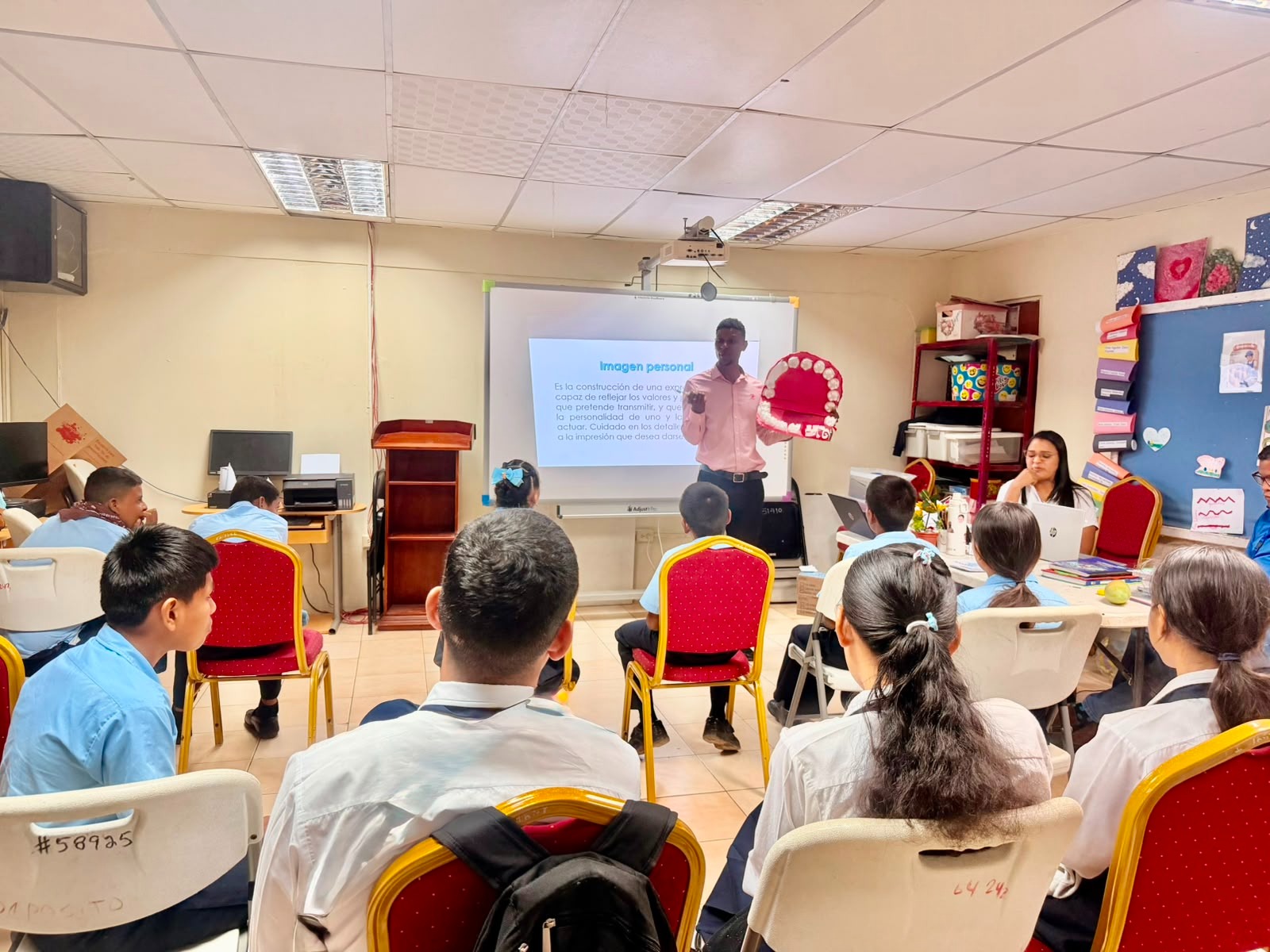 Docencia fortalece hábitos de higiene y cuidado personal en estudiantes del IPHE de Darién