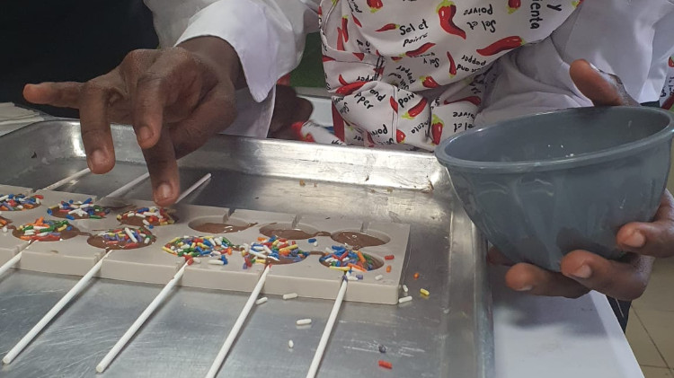 Imagen Estudiantes del IPHE Colón fortalecen competencias en chocolatería para el emprendimiento y la inserción laboral