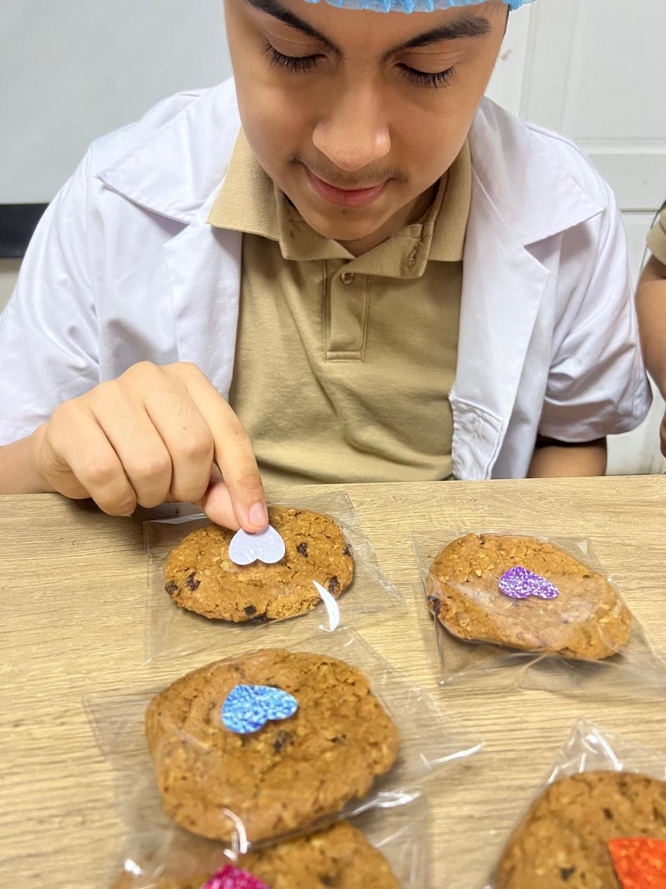 Estudiantes del IPHE de Tocumen fortalecen competencias para la autonomía mediante proyecto “Emprende Galleta”