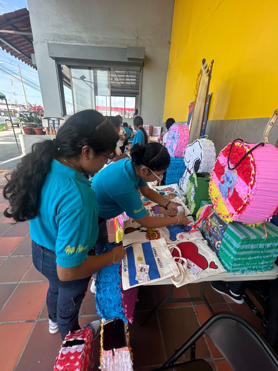 Estudiantes del IPHE de Antón fortalecen sus competencias para el emprendimiento en feria