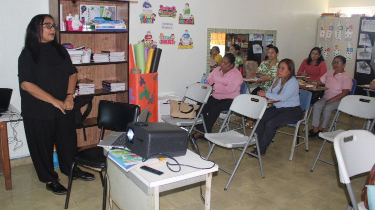 Imagen Docentes fortalecen estrategias para desarrollar habilidades prelectoras en estudiantes sordos