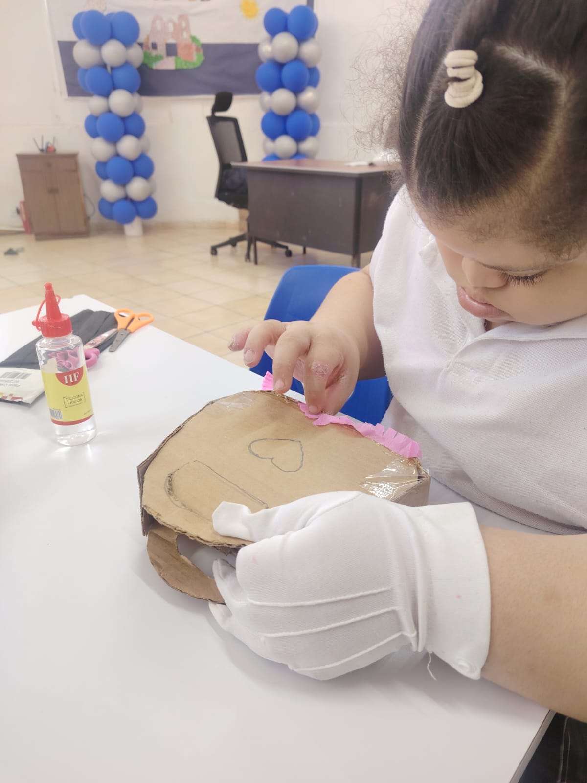 Estudiantes de CTI en Colón fortalecen psicomotricidad fina mediante taller de emprendimiento
