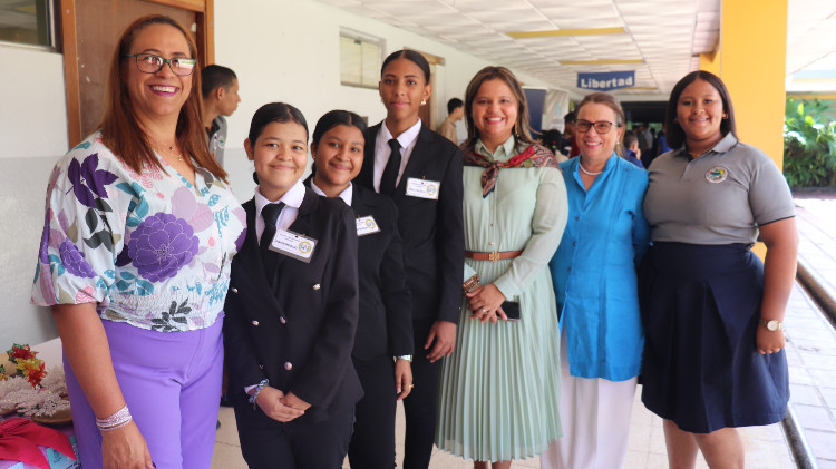 Imagen Escuela Vocacional Especial acerca a estudiantes a experiencias del ámbito laboral