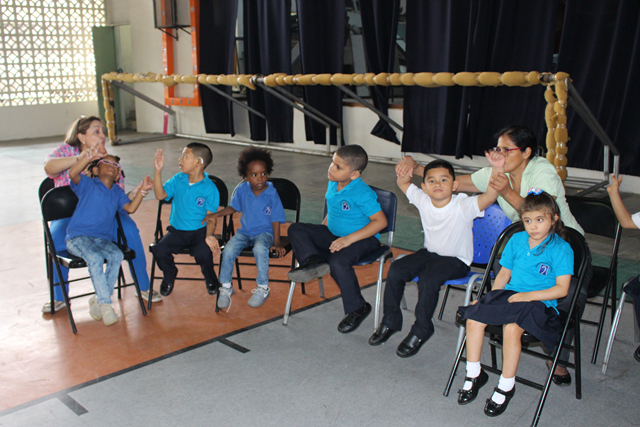 Coro “Resiliencias” ensaya repertorio para evento inclusivo