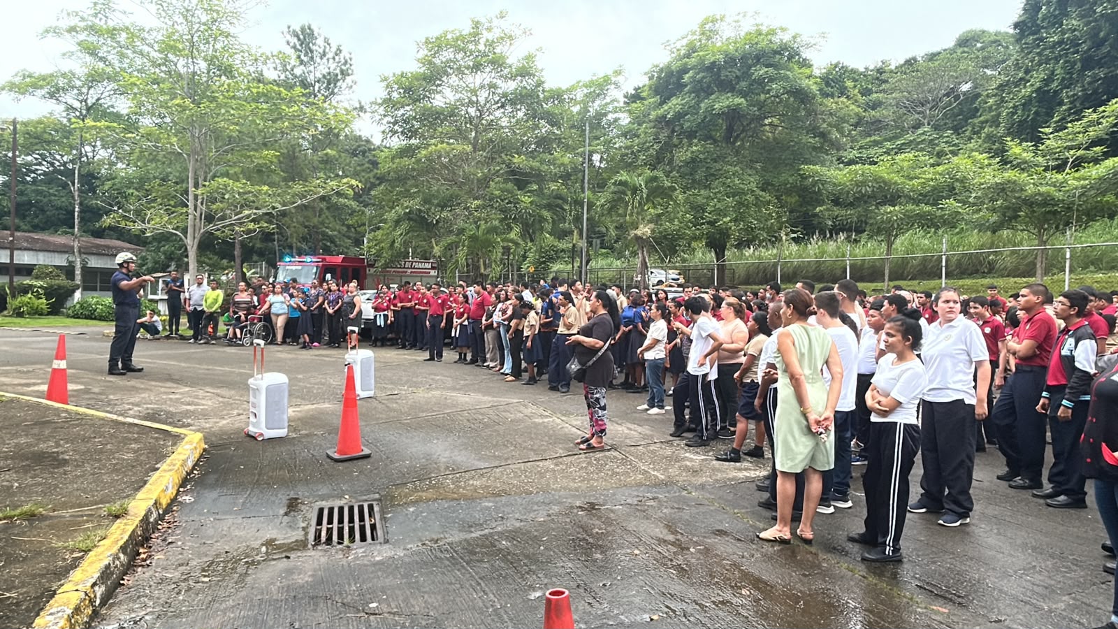 Simulacro fortalece preparación de 800 estudiantes ante situaciones de emergencia