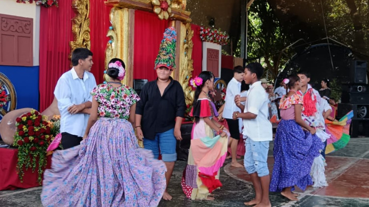Imagen Los Santos conmemora 57 años de trayectoria educativa con Festival de Arte