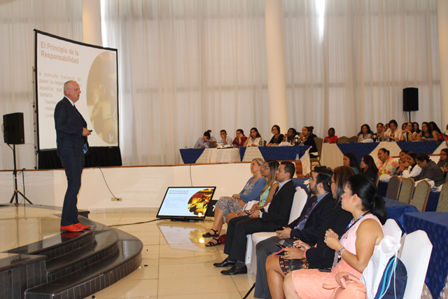 Expertos debaten en congreso sobre trastornos del espectro autista