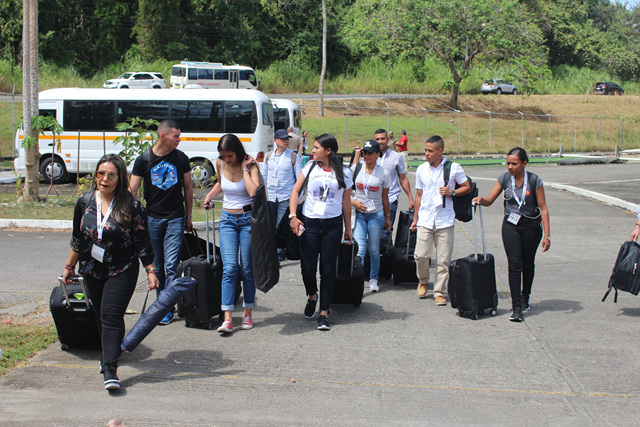 Escuela Vocacional Especial del IPHE recibe delegación de peregrinos de Colombia que vienen a la JMJ  2019
