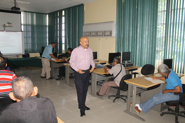 Colaboradores participan de taller de Seguridad Institucional