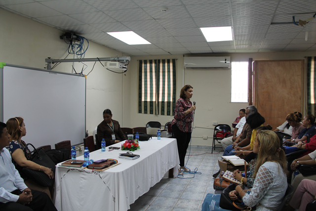Docentes de IPHE Panamá Oeste aprenden sobre el PECE