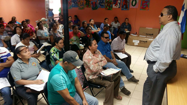 Orientan sobre papel de los padres y derechos de las personas con discapacidad