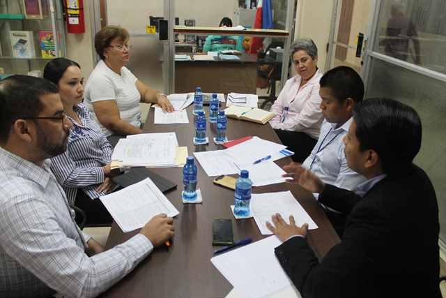Presentan proyectos de inversión del IPHE a representantes del SINIP
