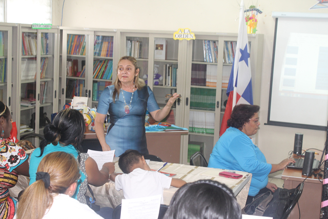 Fortalecen rol de padres en proceso de enseñanza aprendizaje