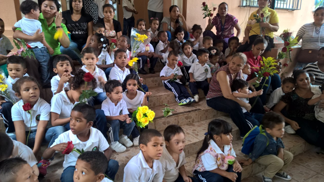 Realizan actividades espirituales como parte de la enseñanza integral