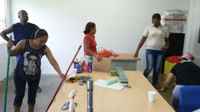 Acondicionan aula de la Extensión del IPHE en Colón