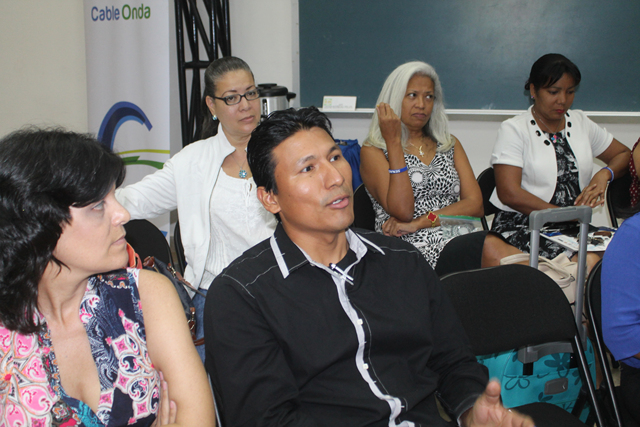 Capacitan a futuros docentes de bellas artes sobre discapacidad
