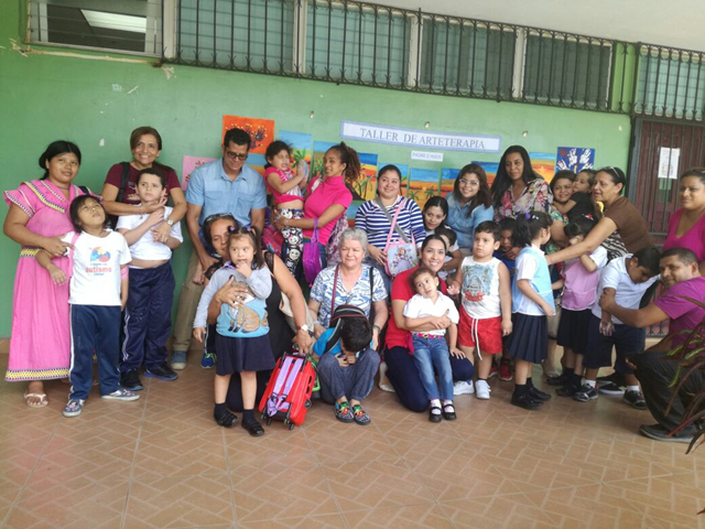 Con taller de arte conmemoran Mes del Autismo en Chiriquí