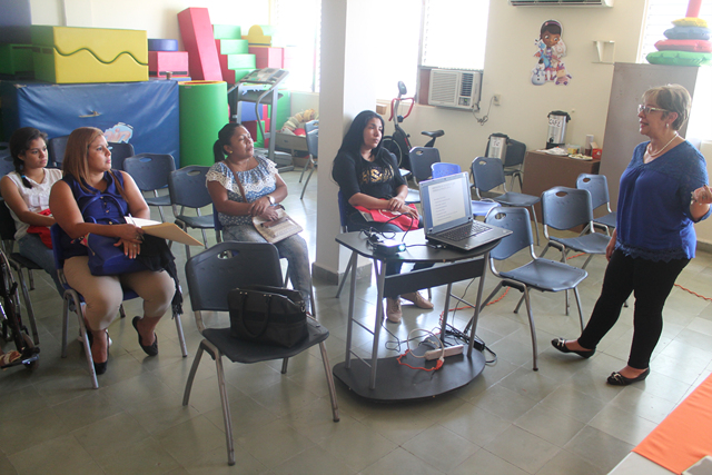 Refuerzan valor de los padres de familias en el proceso educativo de sus hijos