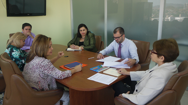 IPHE y UMECIT gestionan fondos para diplomado en estimulación temprana