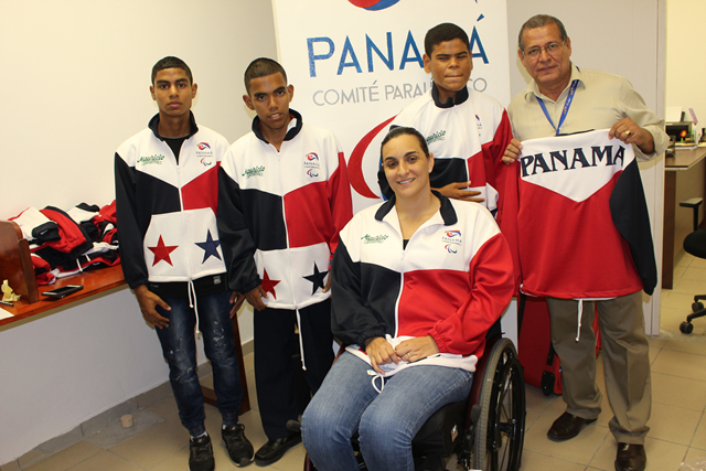 Atletas del IPHE reciben uniformes para Juegos Parapanamericanos 