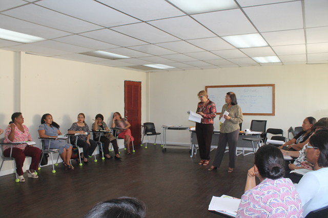 Trazan directrices para inicio del año escolar en Programa de Autismo 