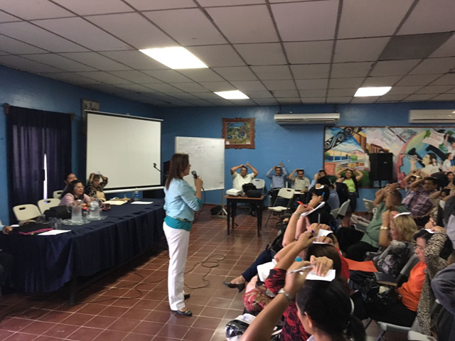 Directivos del IPHE se reúnen con 150 docentes del Instituto Urraca