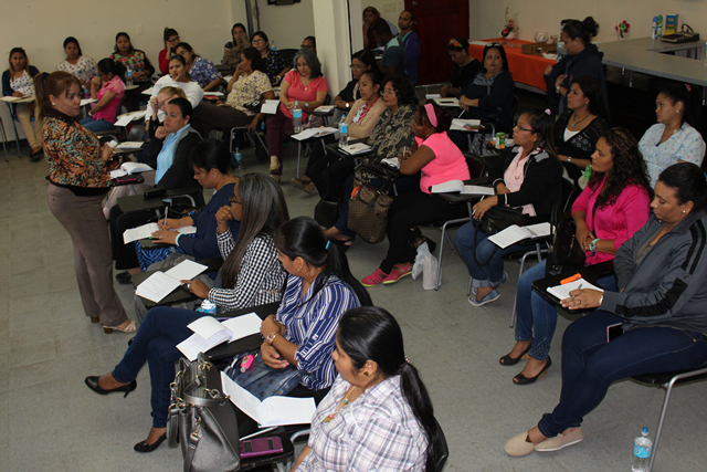 Educadores y técnicos se actualizan en herramientas educativas especiales