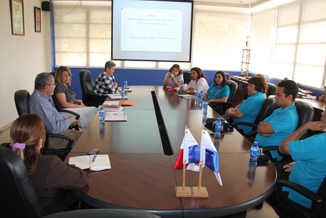 Explican a visitantes labor del IPHE en beneficio de los estudiantes con discapacidad