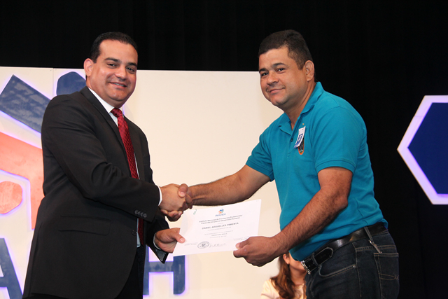 Estudiantes y colaboradores del IPHE culminan especialización en el Inadeh