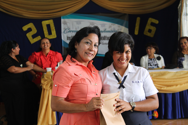 Estudiantes de la Extensión del IPHE de Panamá Oeste se gradúan