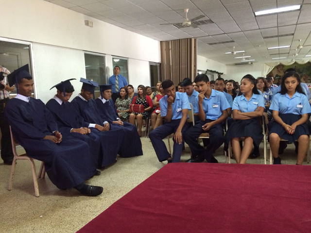 Estudiantes del IPHE de Veraguas obtienen su diploma de graduación