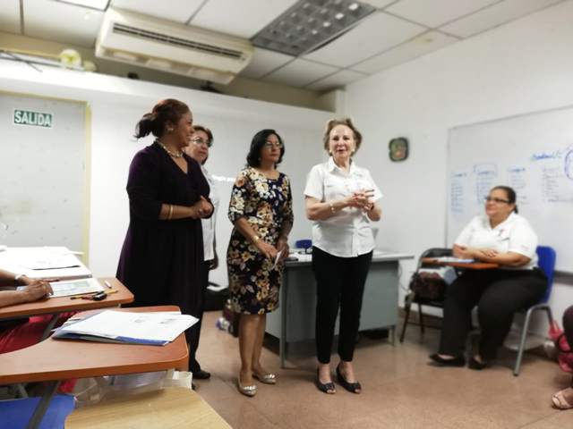 Docentes y fonoaudiólogos se capacitan sobre técnicas para una educación bilingüe