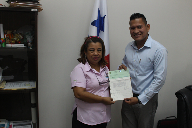 Apoyan confección de agendas de Fundación Caminemos Juntos