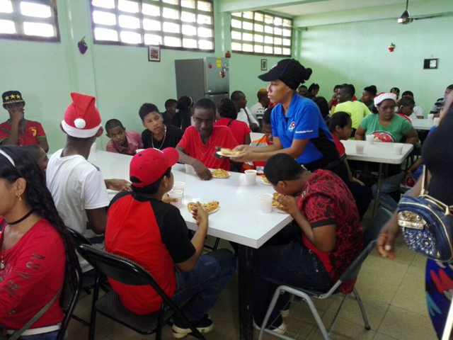 Alumnos de la extensión de Colón disfrutan fiesta de Navidad