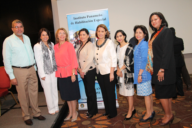 Investigadores presentan sus proyectos científicos