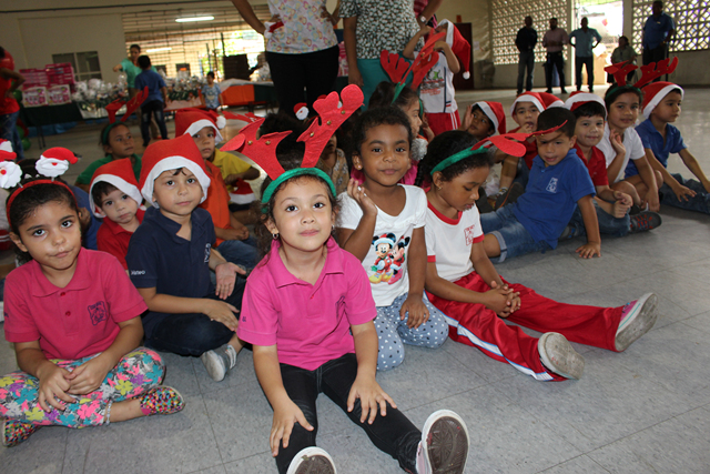 Niños del Coro “Resiliencias” del IPHE celebran la Navidad