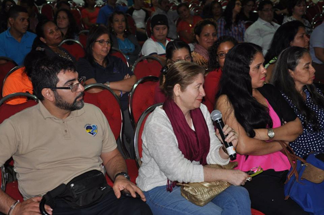 Capacitan sobre manejo de niños con Autismo y Síndrome de Down