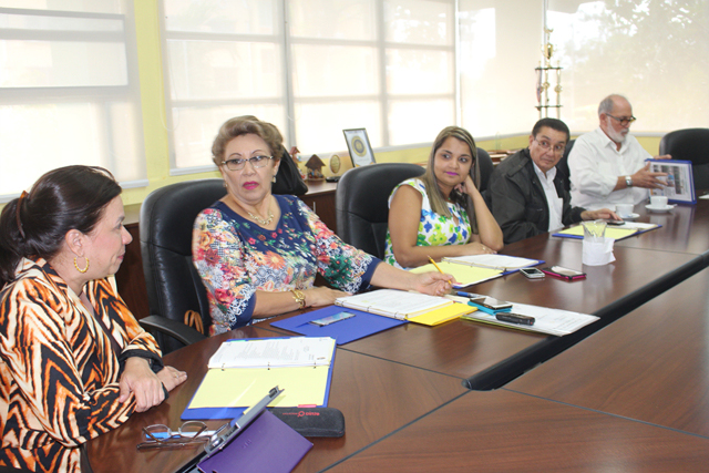 Conocen avances de proyectos de inversión del IPHE