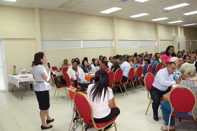 Instruyen a docentes en Gestión de Excelencia
