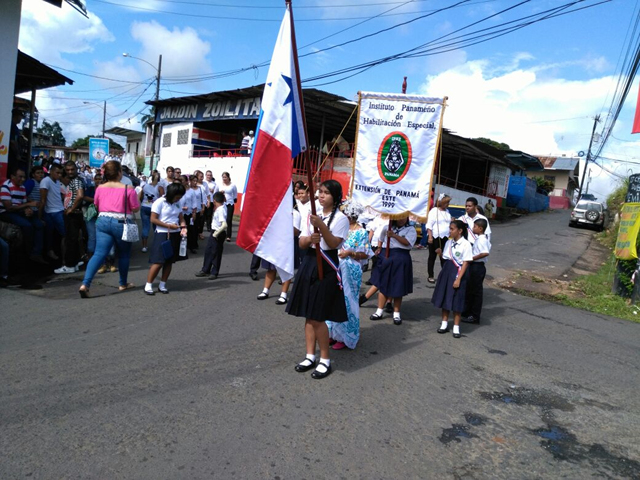 Extensión de Panamá Este rinde honores a la Patria