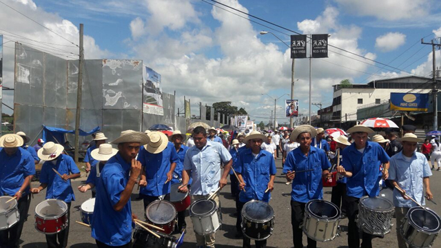 Delegación del IPHE de Santiago participa en desfiles patrios