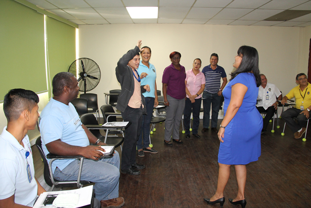 Colaboradores conocen labor del IPHE