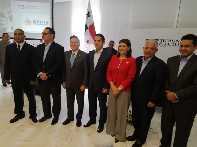 Candidatos a la presidencia de la República firman el Pacto a favor de las Personas con Discapacidad y sus Familias