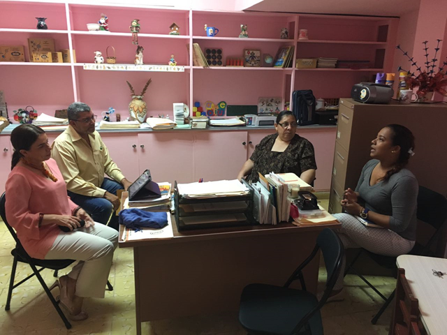 Directora general se reúne con autoridades de Herrera y Los Santos