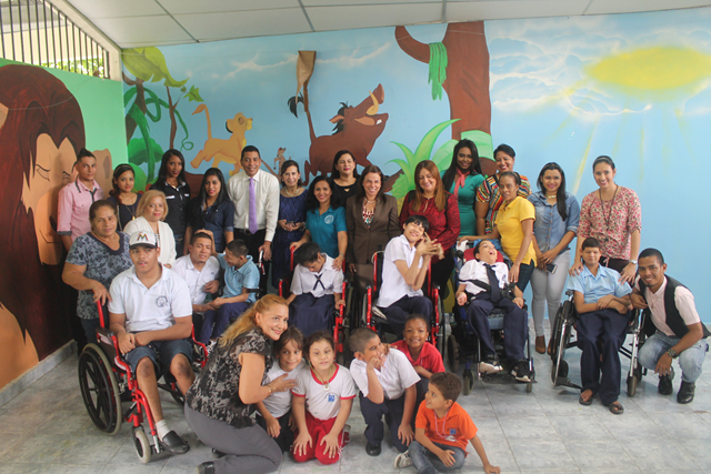 Reconocen talento de estudiantes por murales educativos