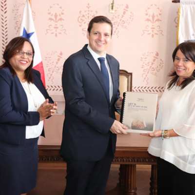 ley-7-34b837e112de190616caf4aae2a1fe44.jpg