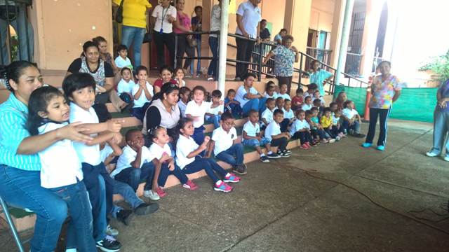 Niños del PEP resaltan cultura y deporte en la Semana del Libro