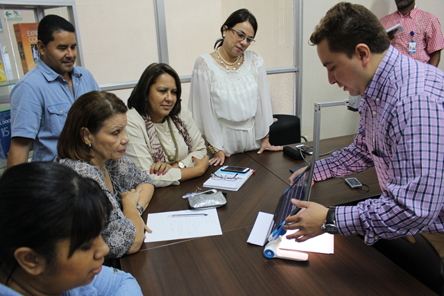 Empresa internacional expone equipos tecnológicos en el IPHE 